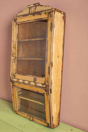 Vintage Cream & Yellow Wall Showcase
