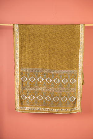Vintage Rayon Sari - 5 Metres Long - 4747