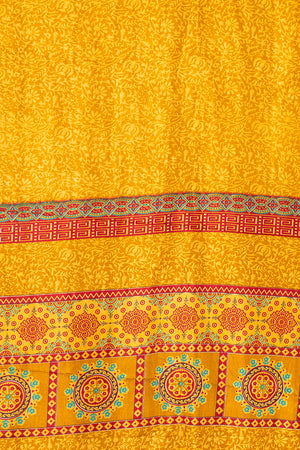 Vintage Rayon Sari - 5 Metres Long - 4755