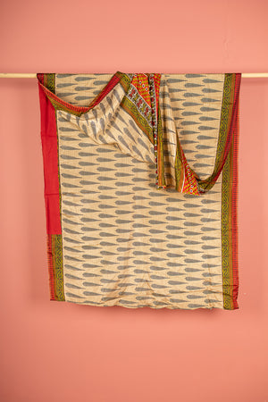 Vintage Rayon Sari - 5 Metres Long - 4852